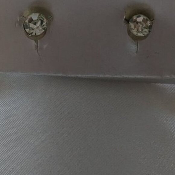 Fashion Jewelry Necklace and earrings set - Picture 3 of 4